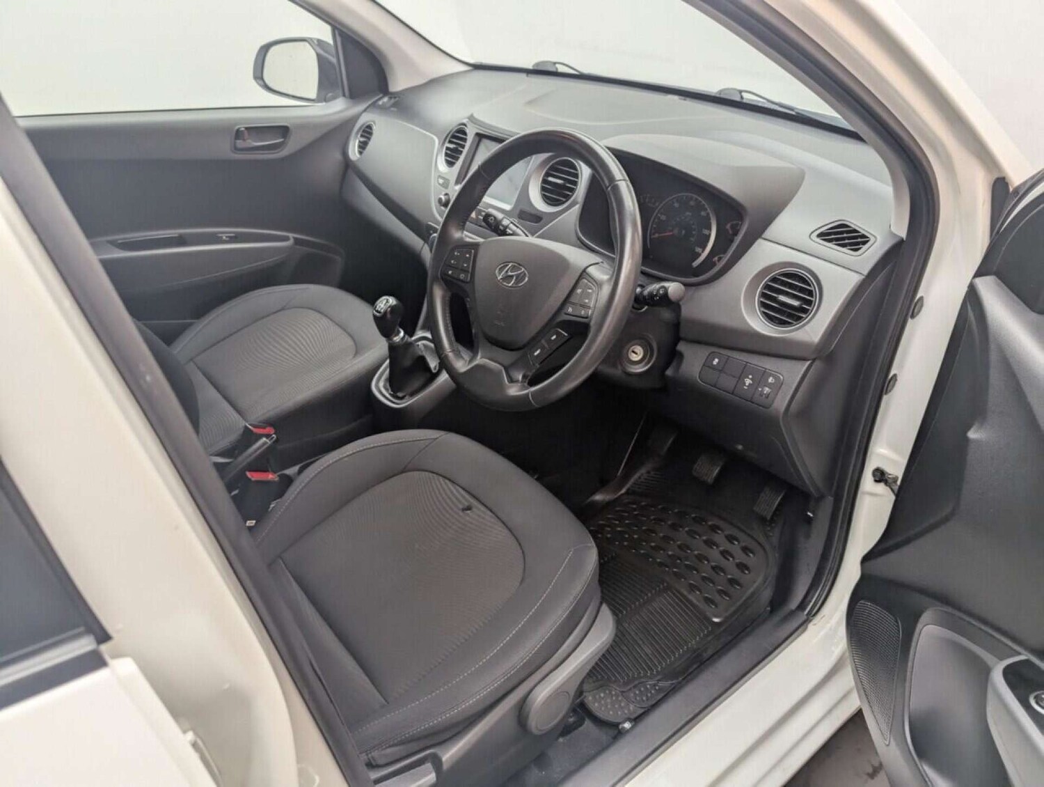 Used Hyundai i10 2019 for sale - 77713826: Photo 11