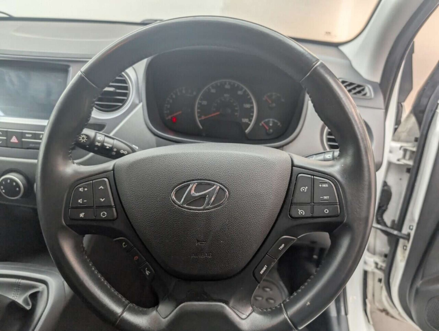 Used Hyundai i10 2019 for sale - 77713826: Photo 21