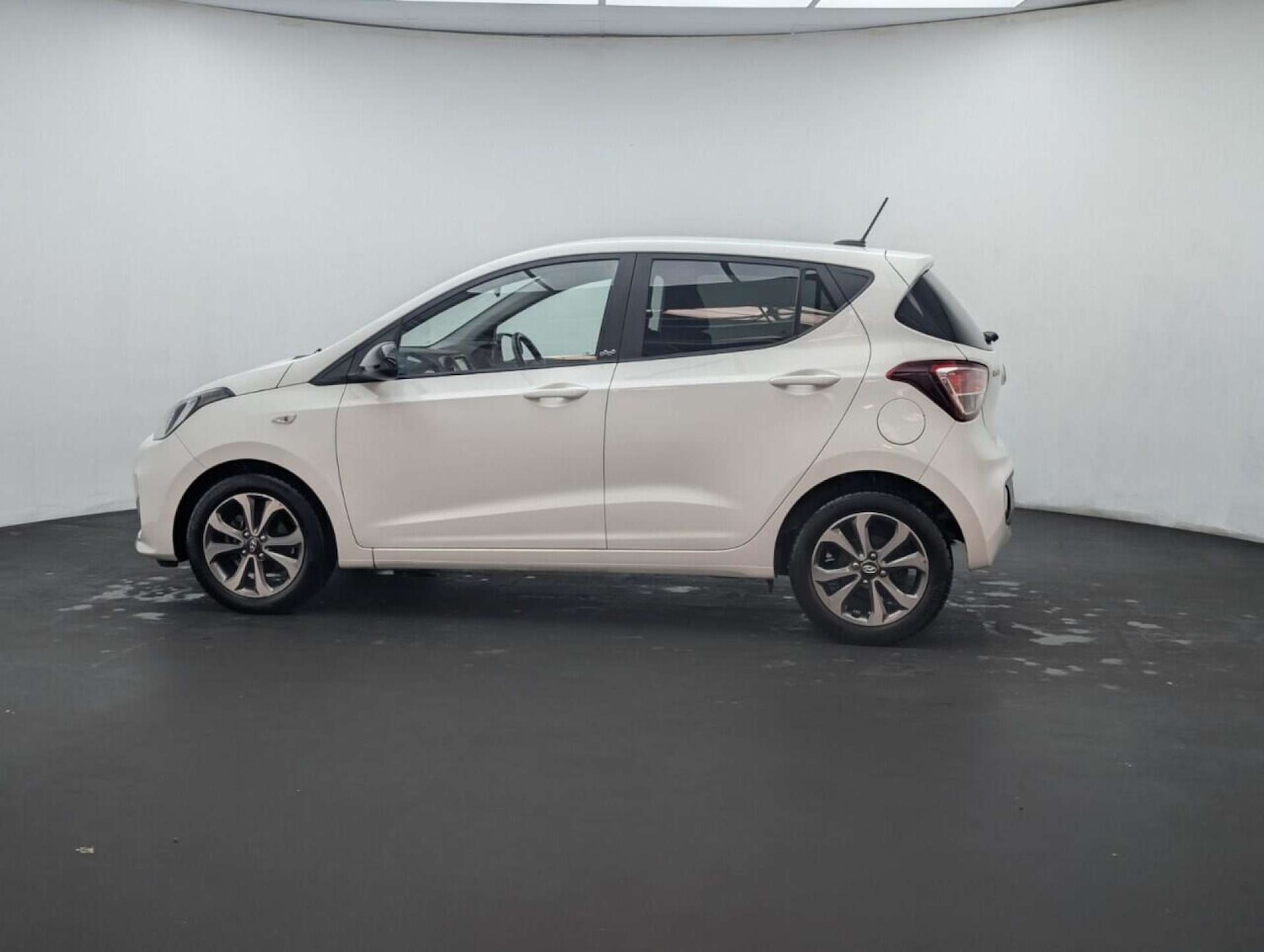 Used Hyundai i10 2019 for sale - 77713826: Photo 5