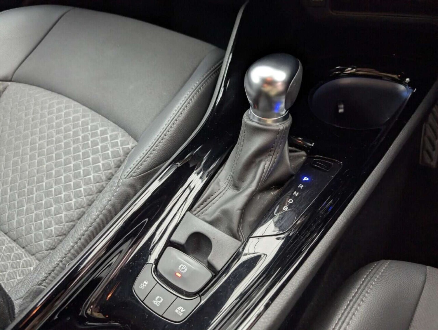 Used Toyota C-HR 2022 for sale - 77713777: Photo 17