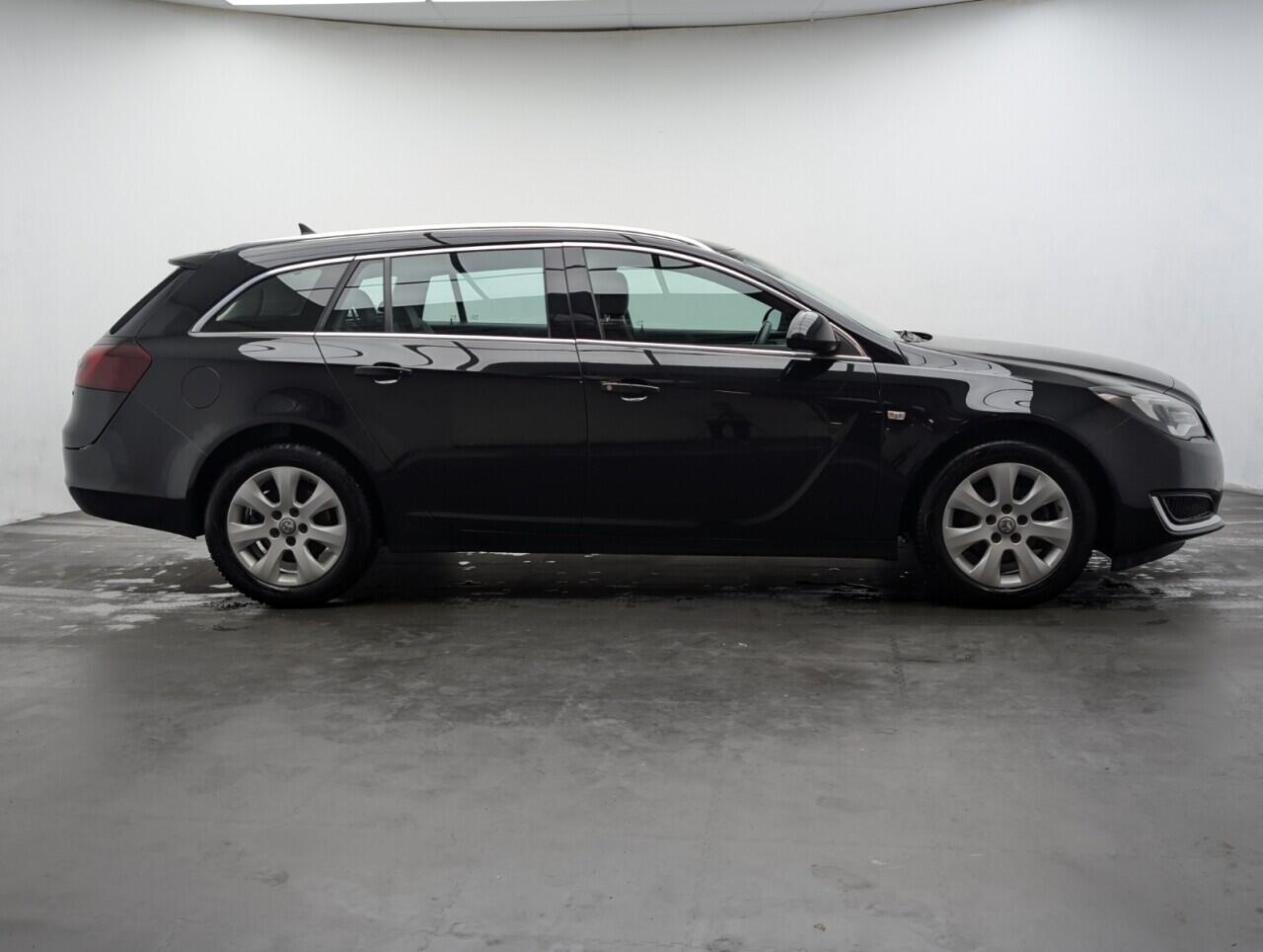 Used Vauxhall Insignia 2017 for sale - 77343867: Photo 9