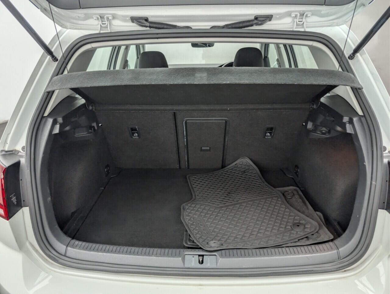 Used Volkswagen Golf 2018 for sale - 77626032: Photo 23