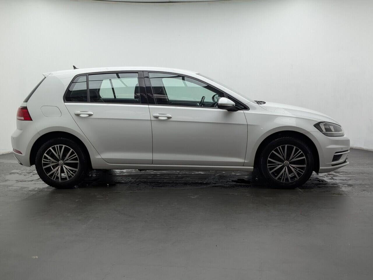 Used Volkswagen Golf 2018 for sale - 77626032: Photo 9