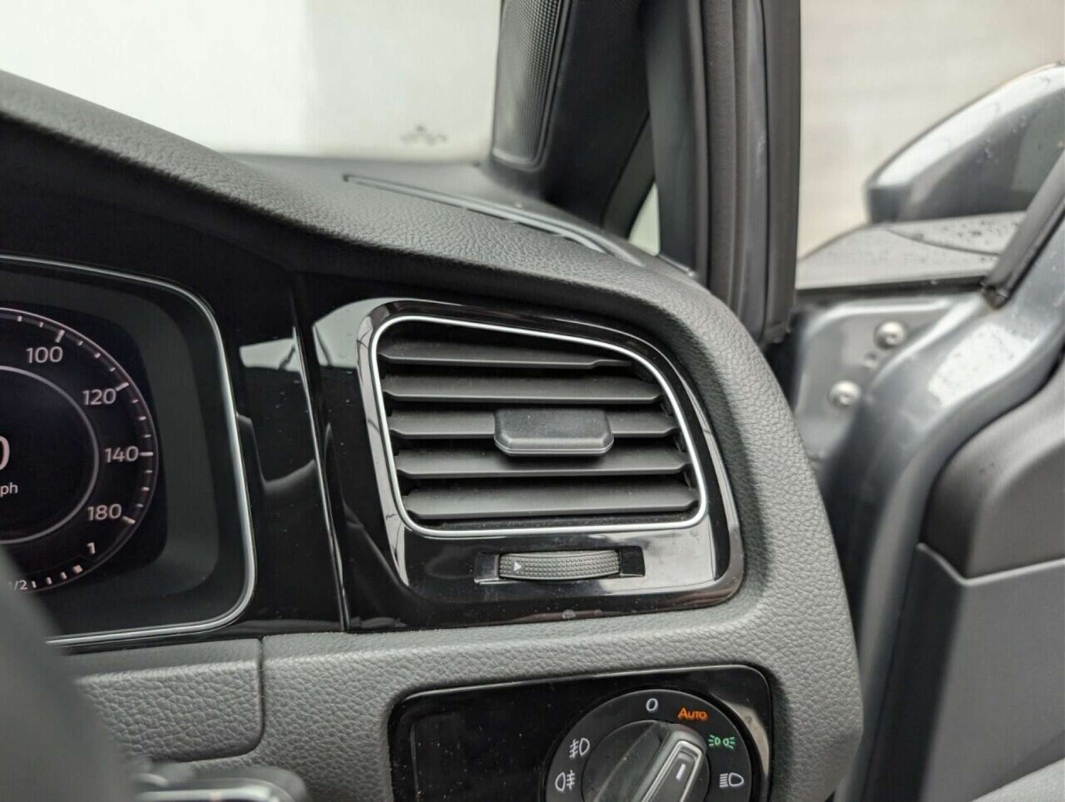 Used Volkswagen Golf 2018 for sale - 77713853: Photo 18