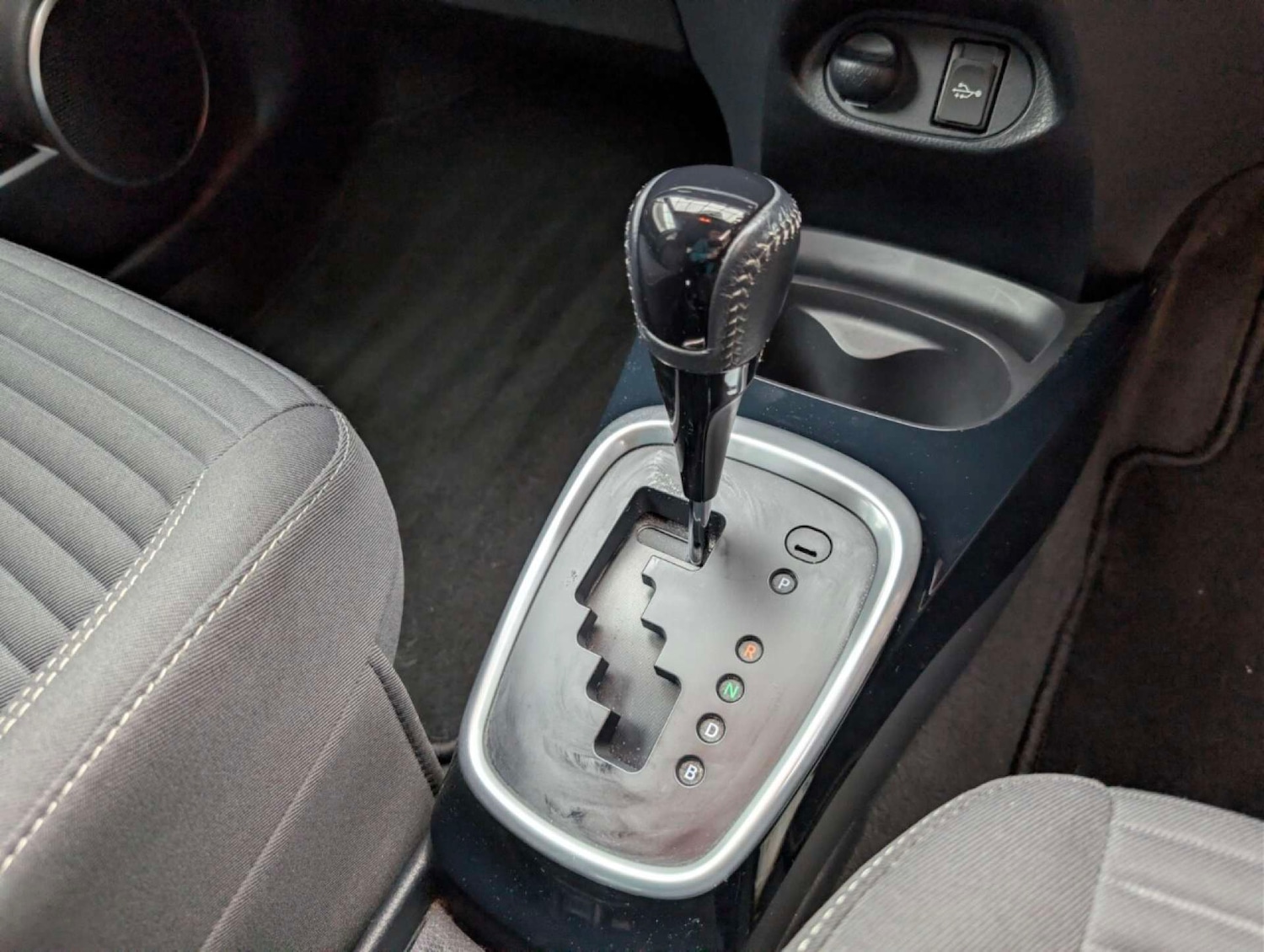 Used Toyota Yaris 2016 for sale - 77766960: Photo 19