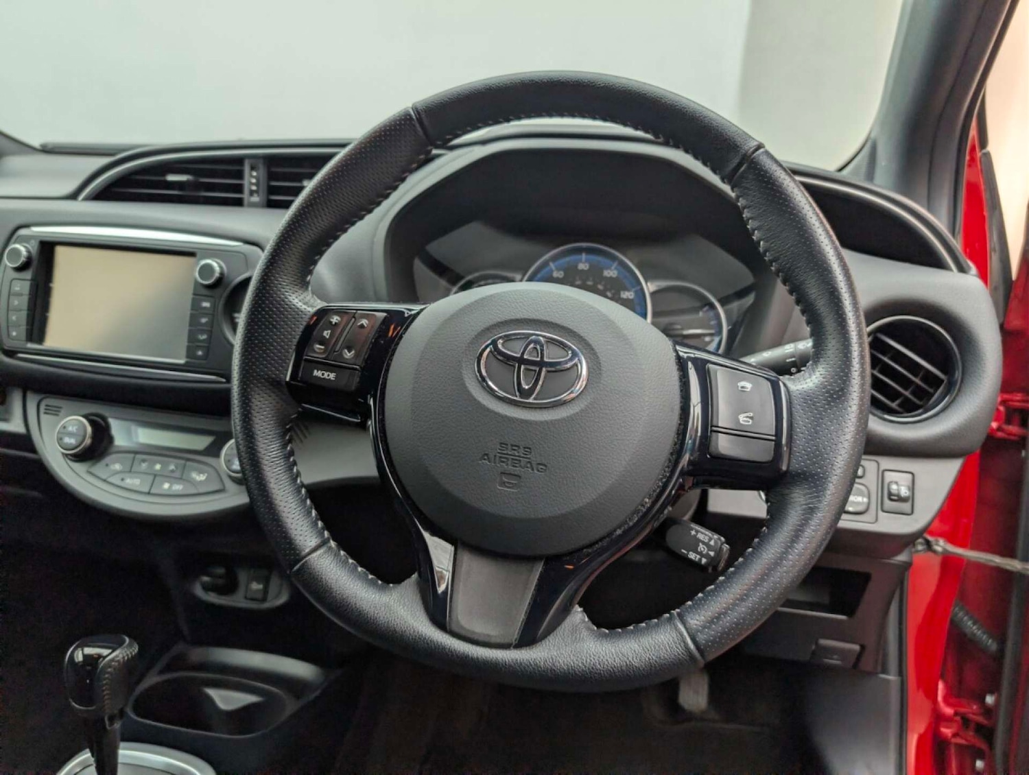 Used Toyota Yaris 2016 for sale - 77766960: Photo 25