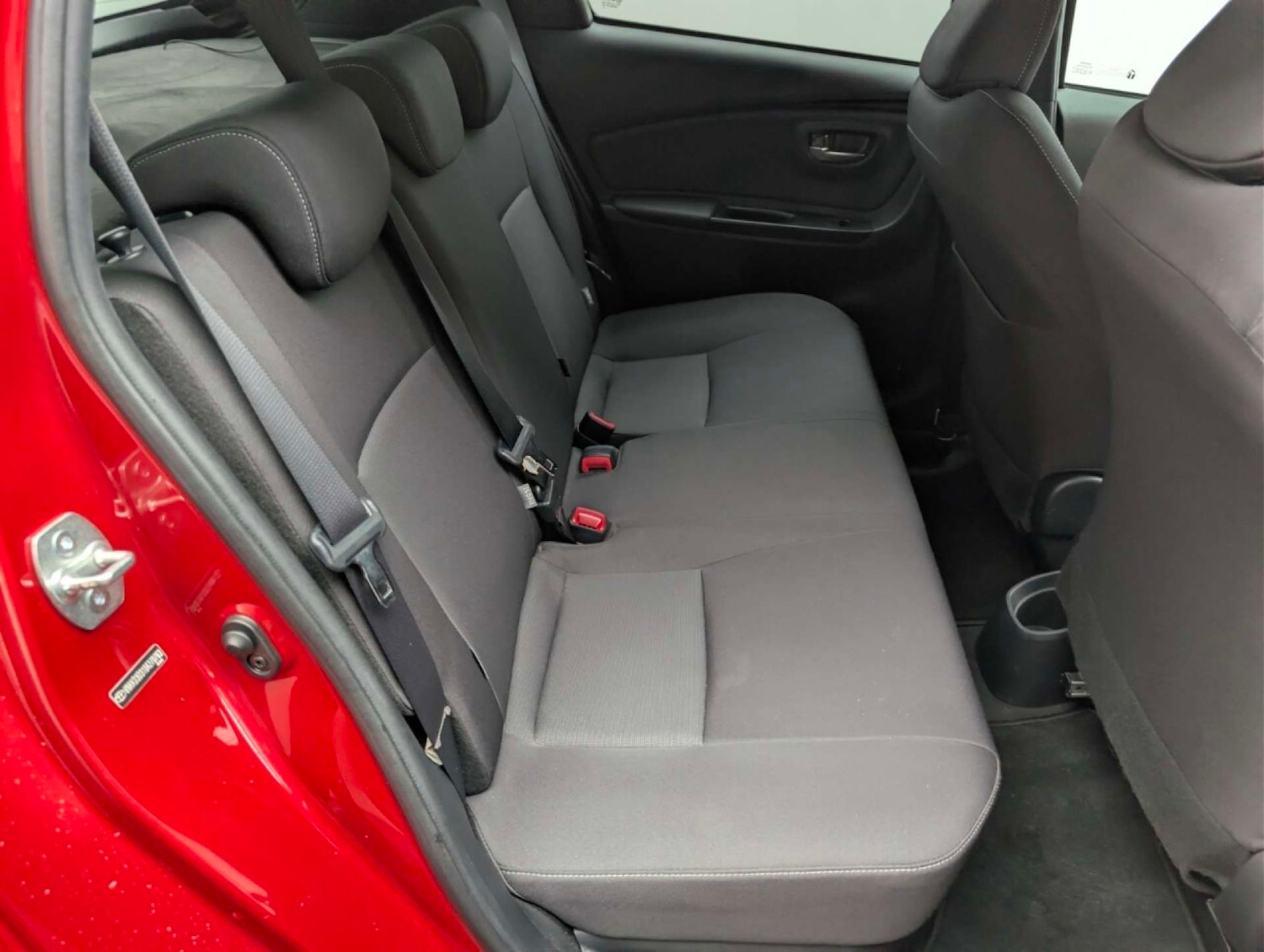 Used Toyota Yaris 2016 for sale - 77766960: Photo 27