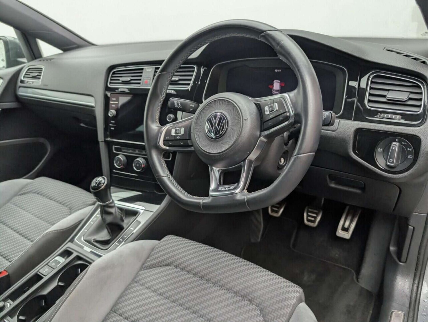 Used Volkswagen Golf 2019 for sale - 77714623: Photo 11