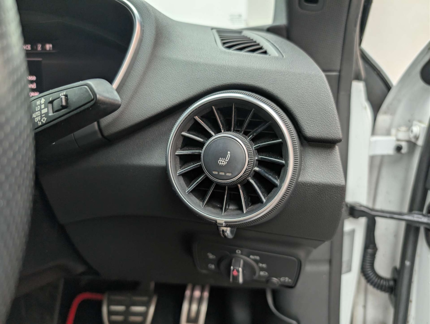 Used Audi TT 2015 for sale - 77803631: Photo 23