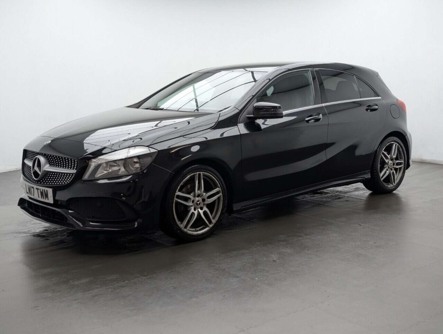 Used Mercedes-Benz A-Class 2017 for sale - 77714449: Photo 4