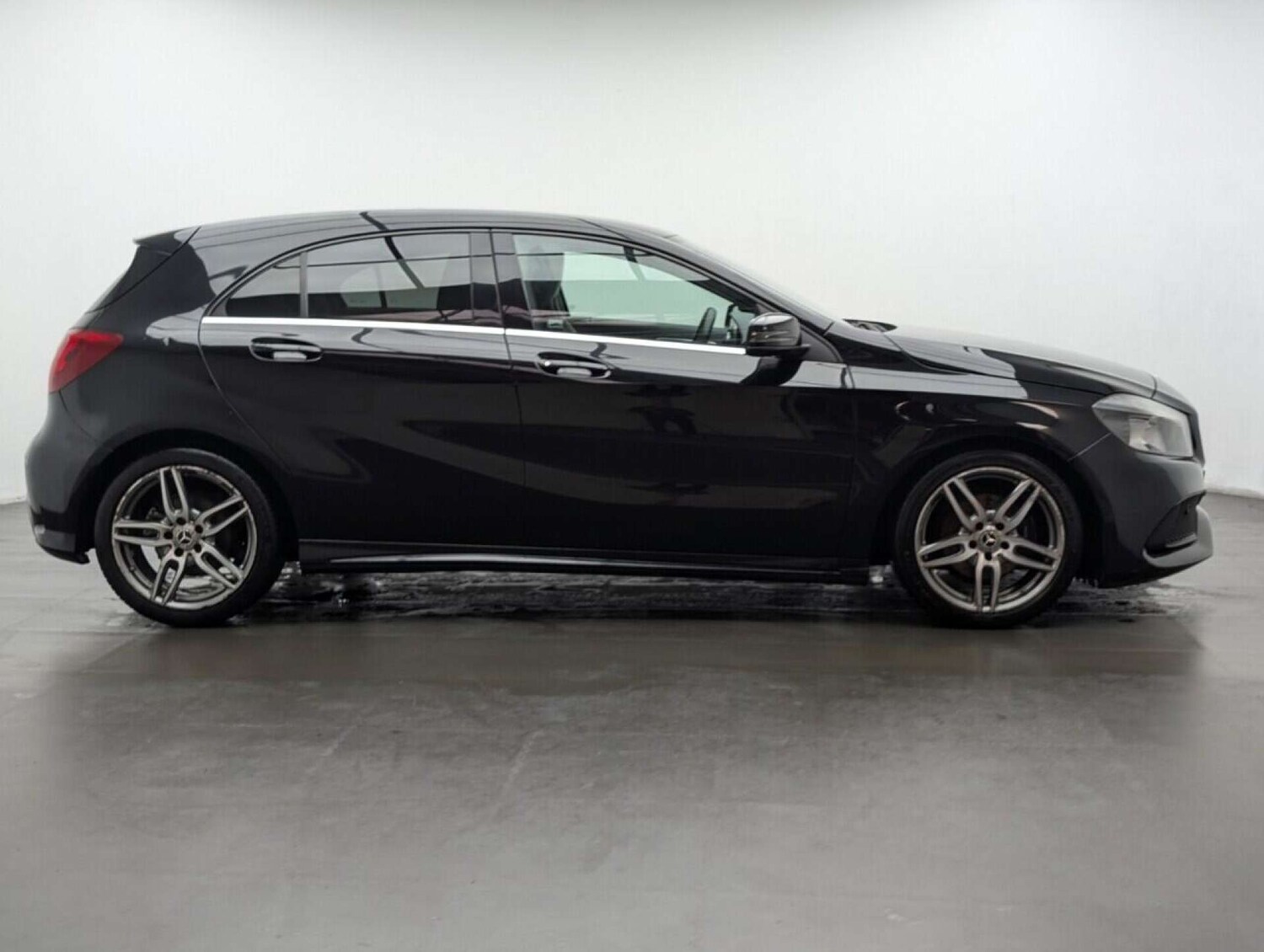 Used Mercedes-Benz A-Class 2017 for sale - 77714449: Photo 9