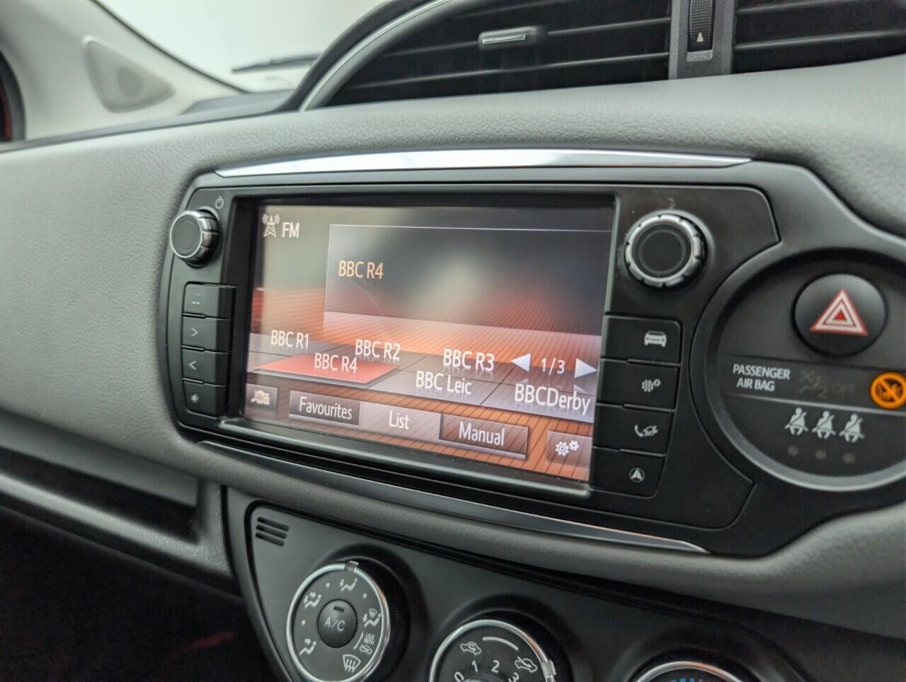 Used Toyota Yaris 2015 for sale - 77658825: Photo 25