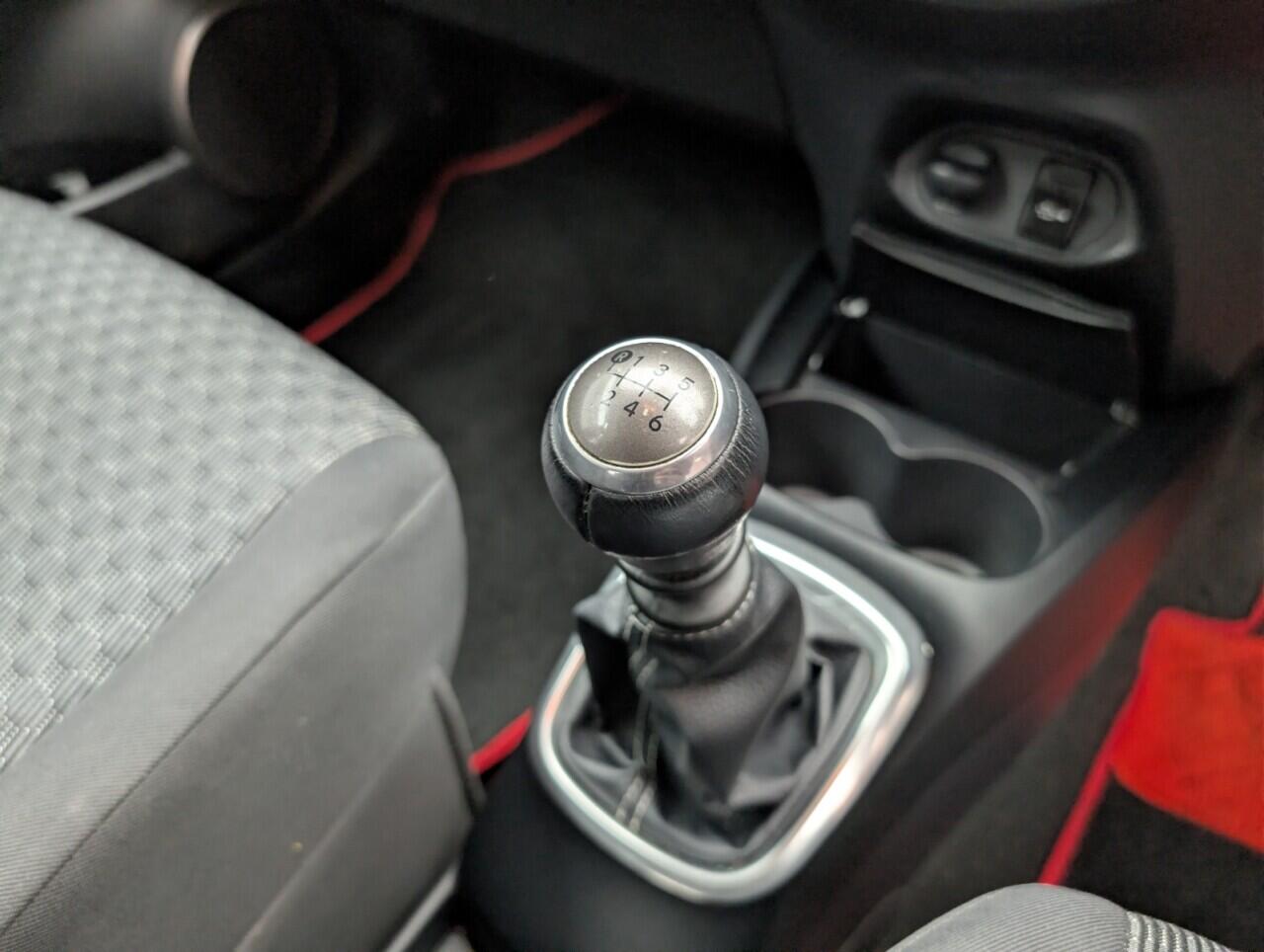 Used Toyota Yaris 2015 for sale - 77658825: Photo 28