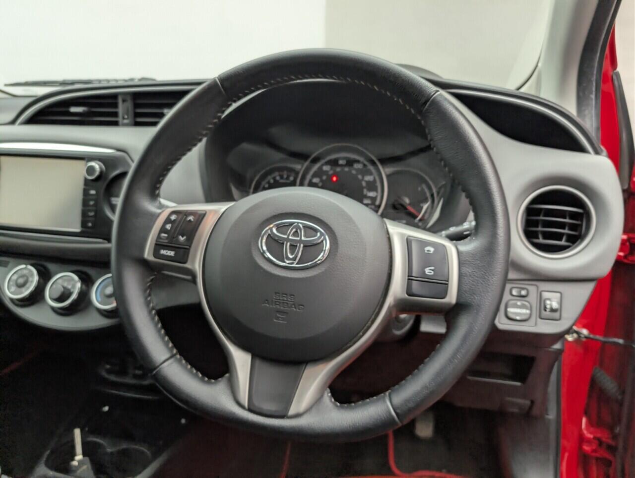 Used Toyota Yaris 2015 for sale - 77658825: Photo 32