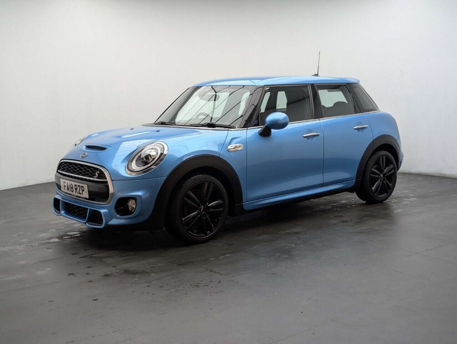 Used MINI Hatch 2018 for sale - 77713700: Photo 4