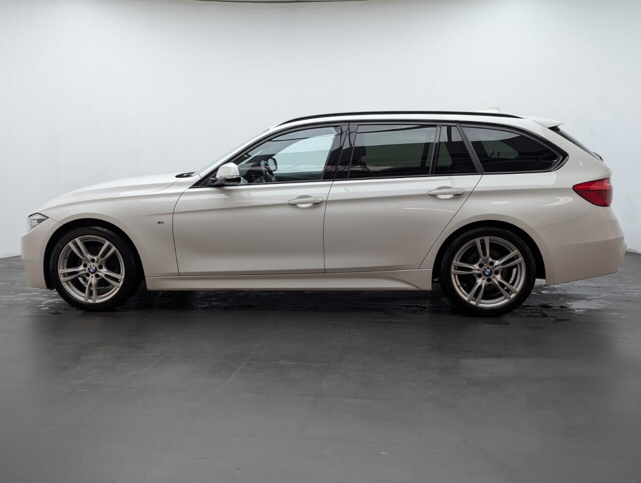 Used BMW 3 Series 2016 for sale - 76424360: Photo 5