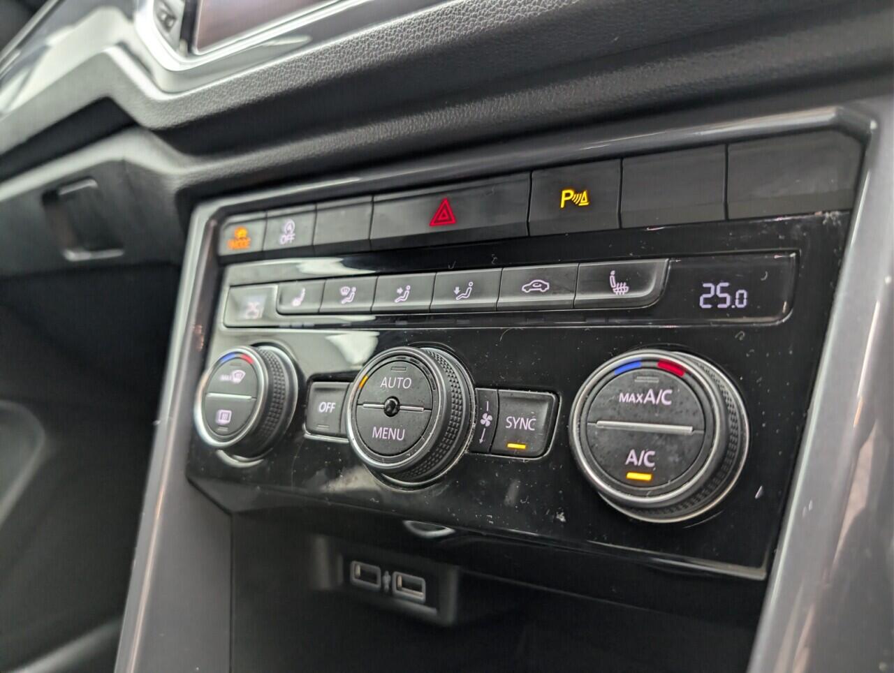 Used Volkswagen T-Roc 2020 for sale - 77191456: Photo 14