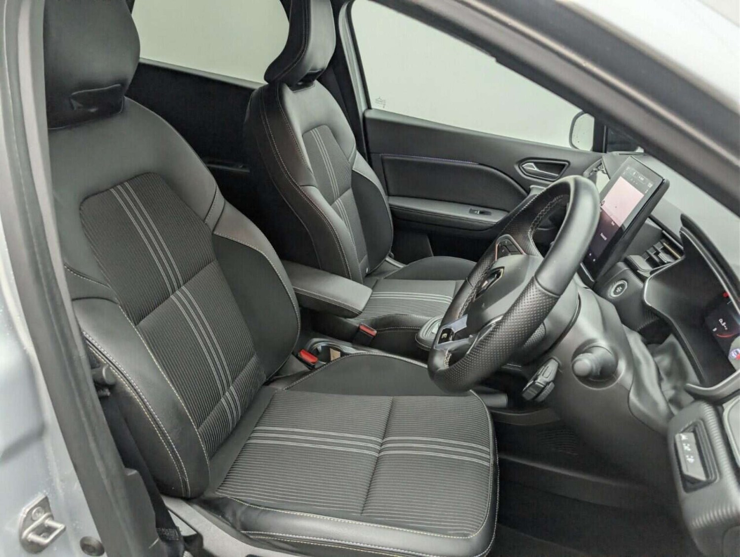 Used Renault Captur 2024 for sale - 77713000: Photo 12