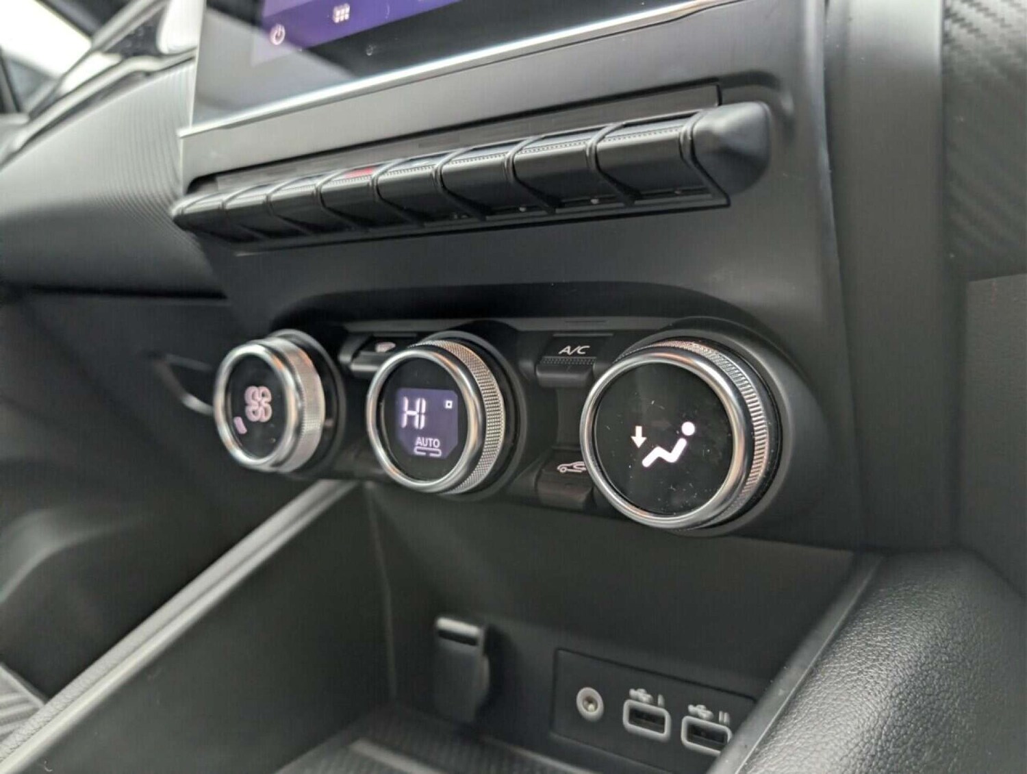 Used Renault Captur 2024 for sale - 77713000: Photo 16