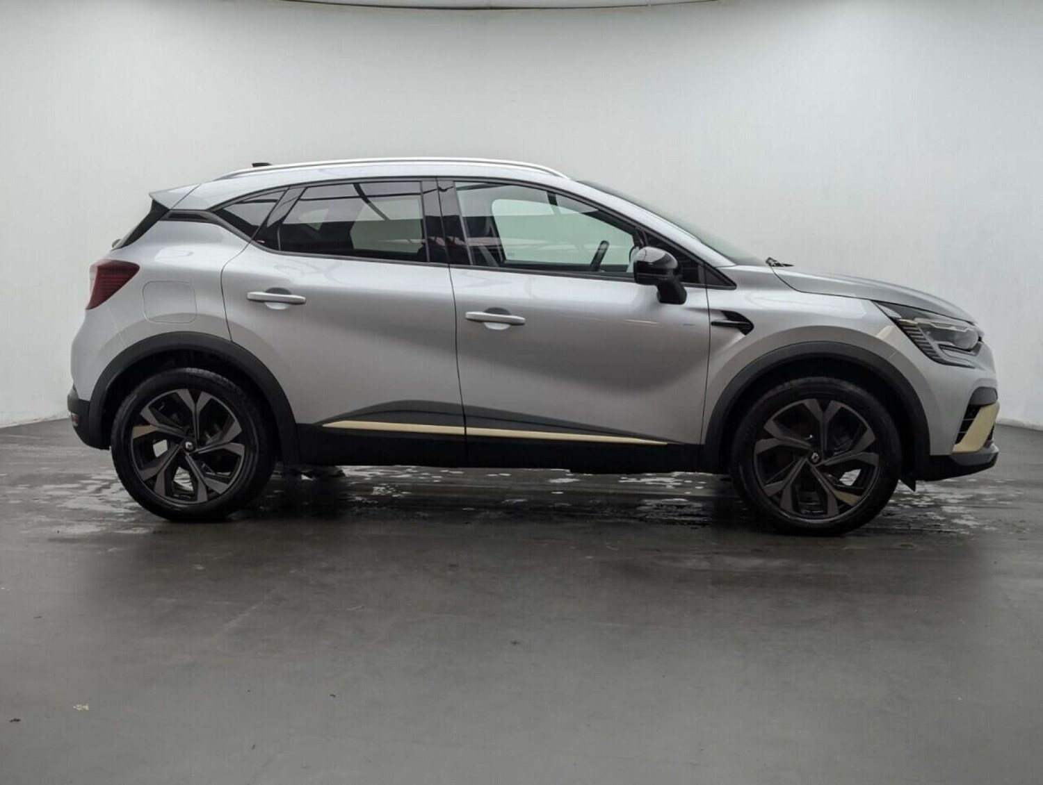 Used Renault Captur 2024 for sale - 77713000: Photo 9