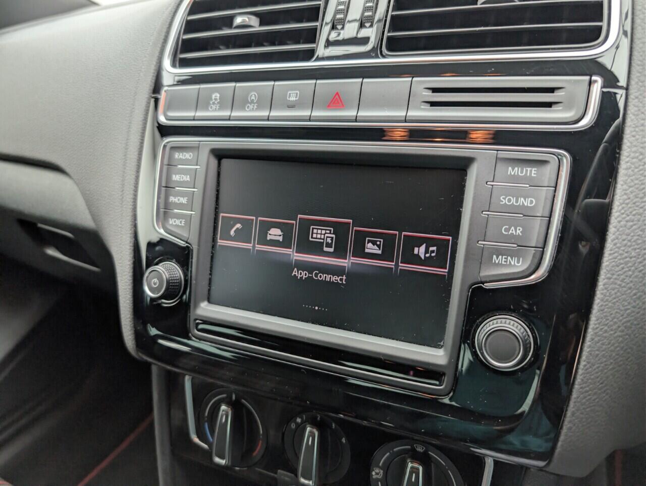 Used Volkswagen Polo 2017 for sale - 76521580: Photo 14