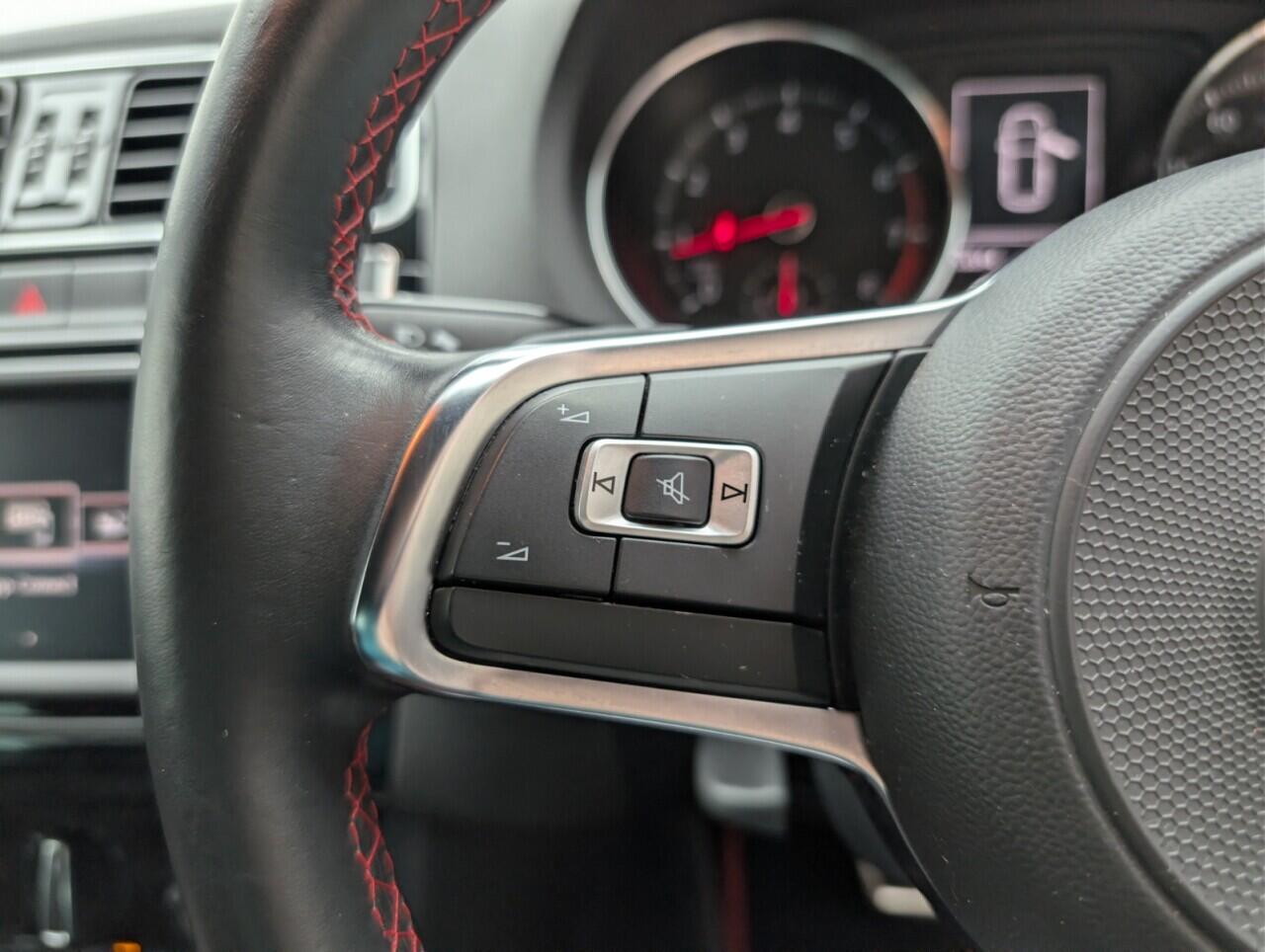 Used Volkswagen Polo 2017 for sale - 76521580: Photo 18