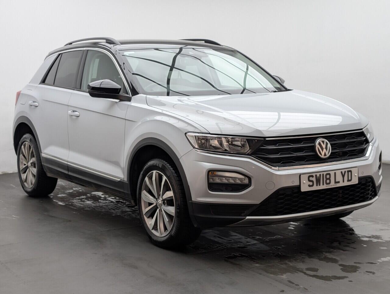 Used Volkswagen T-Roc 2018 for sale - 76742621: Photo 1