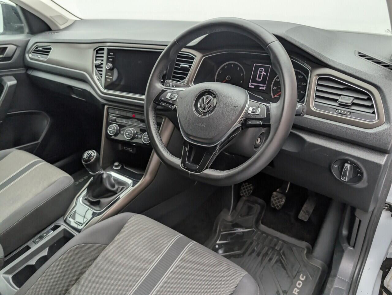 Used Volkswagen T-Roc 2018 for sale - 76742621: Photo 10