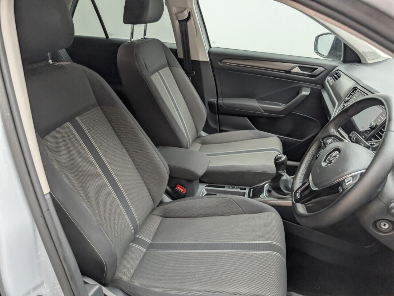 Used Volkswagen T-Roc 2018 for sale - 76742621: Photo 11