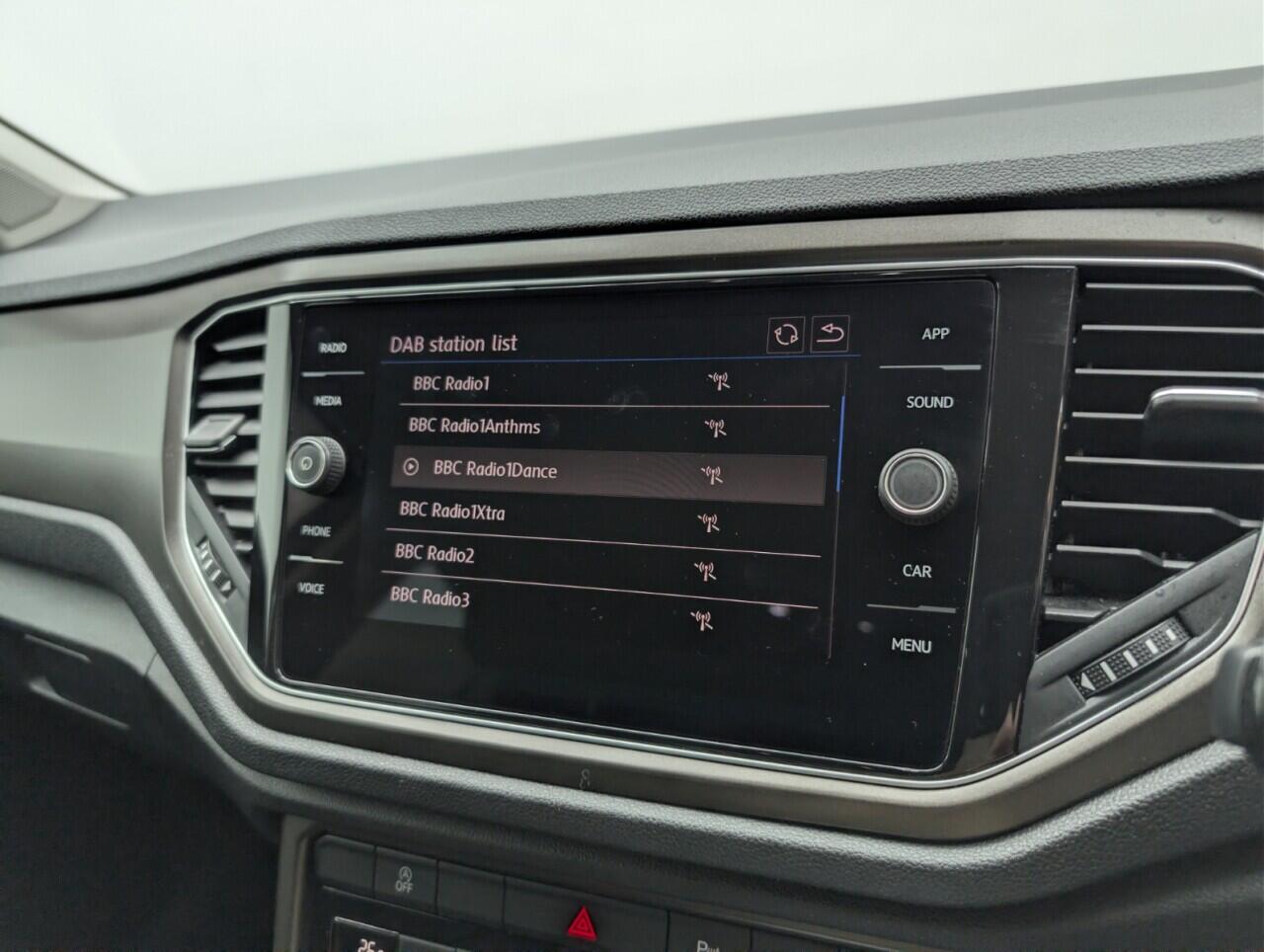 Used Volkswagen T-Roc 2018 for sale - 76742621: Photo 12