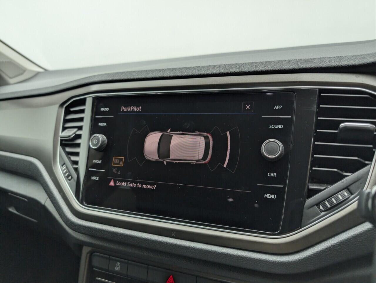 Used Volkswagen T-Roc 2018 for sale - 76742621: Photo 14