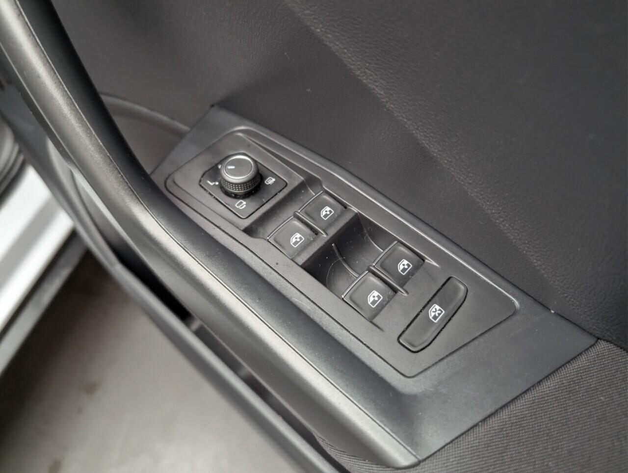 Used Volkswagen T-Roc 2018 for sale - 76742621: Photo 19