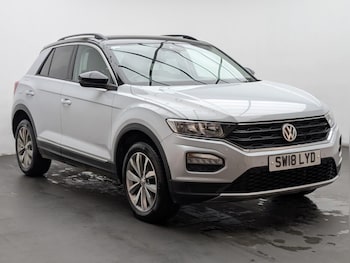 Used Volkswagen T-Roc 2018 for sale - 76742621: Photo