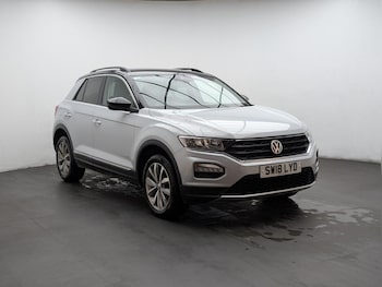 Used Volkswagen T-Roc 2018 for sale - 76742621: Photo