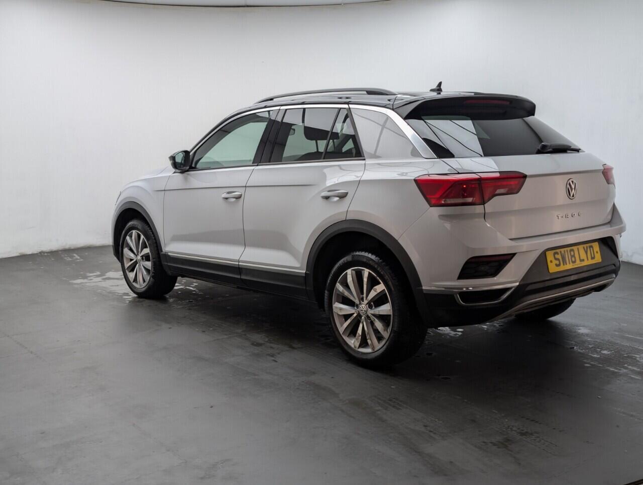 Used Volkswagen T-Roc 2018 for sale - 76742621: Photo 6