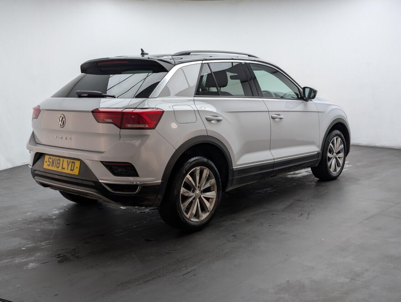 Used Volkswagen T-Roc 2018 for sale - 76742621: Photo 8