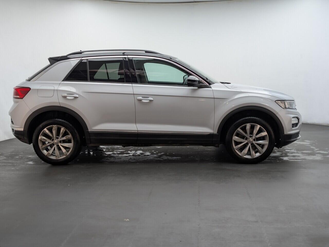 Used Volkswagen T-Roc 2018 for sale - 76742621: Photo 9