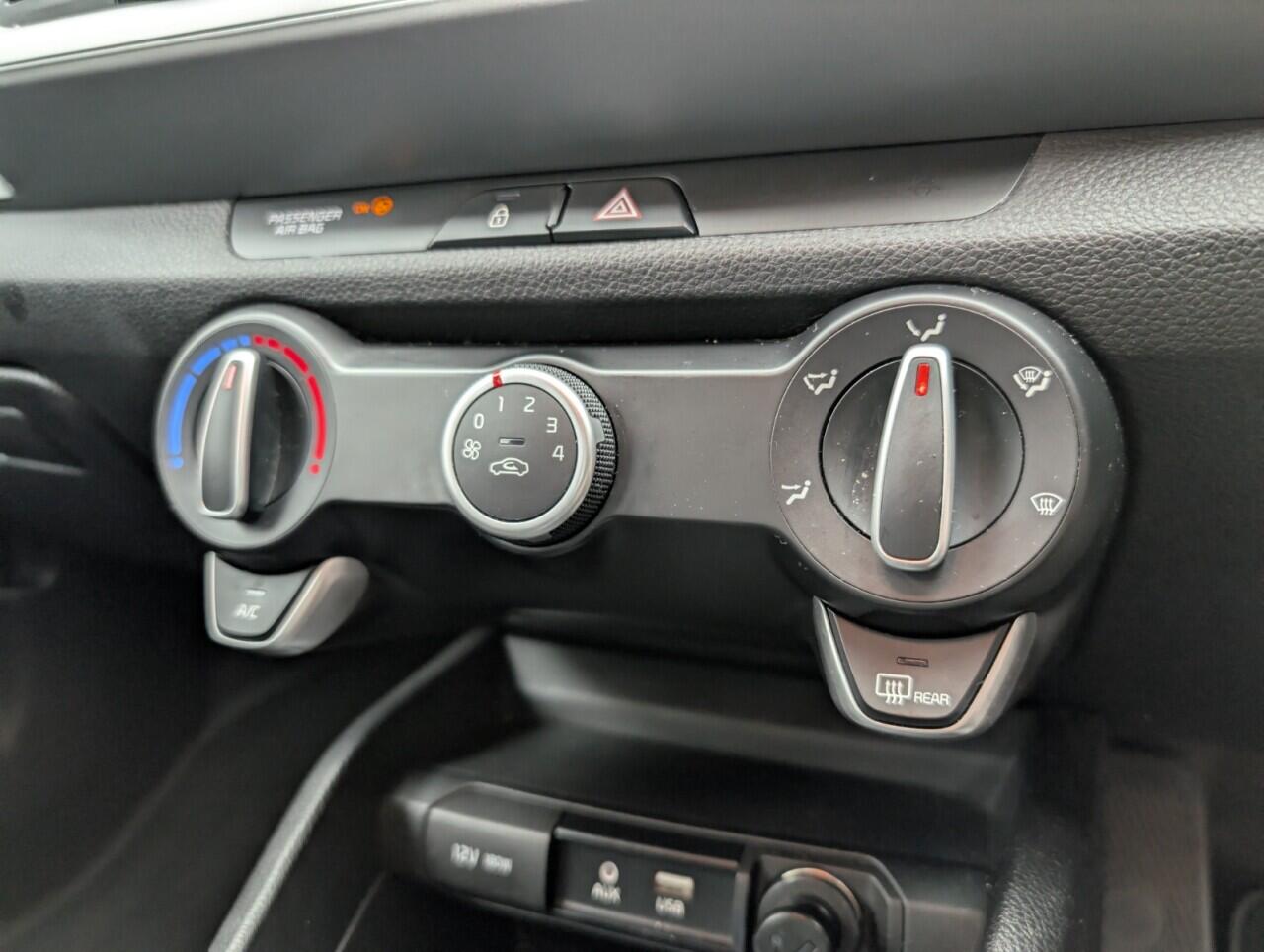 Used Kia Stonic 2019 for sale - 76423528: Photo 15