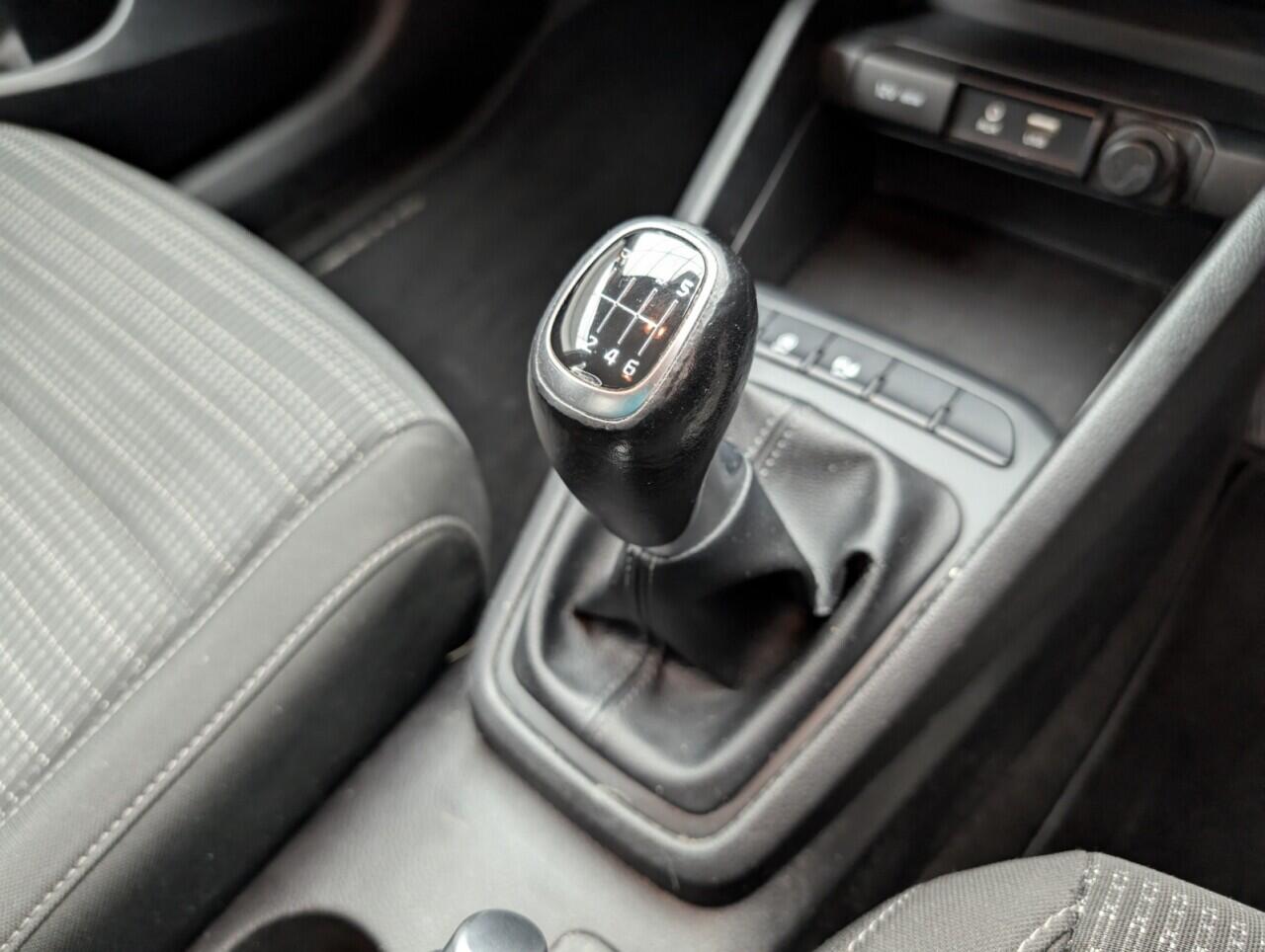 Used Kia Stonic 2019 for sale - 76423528: Photo 16