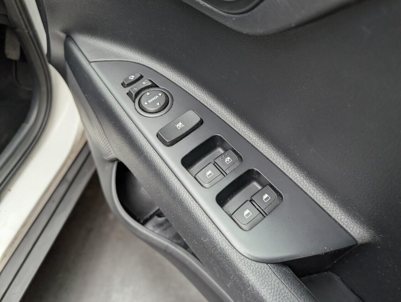 Used Kia Stonic 2019 for sale - 76423528: Photo 21