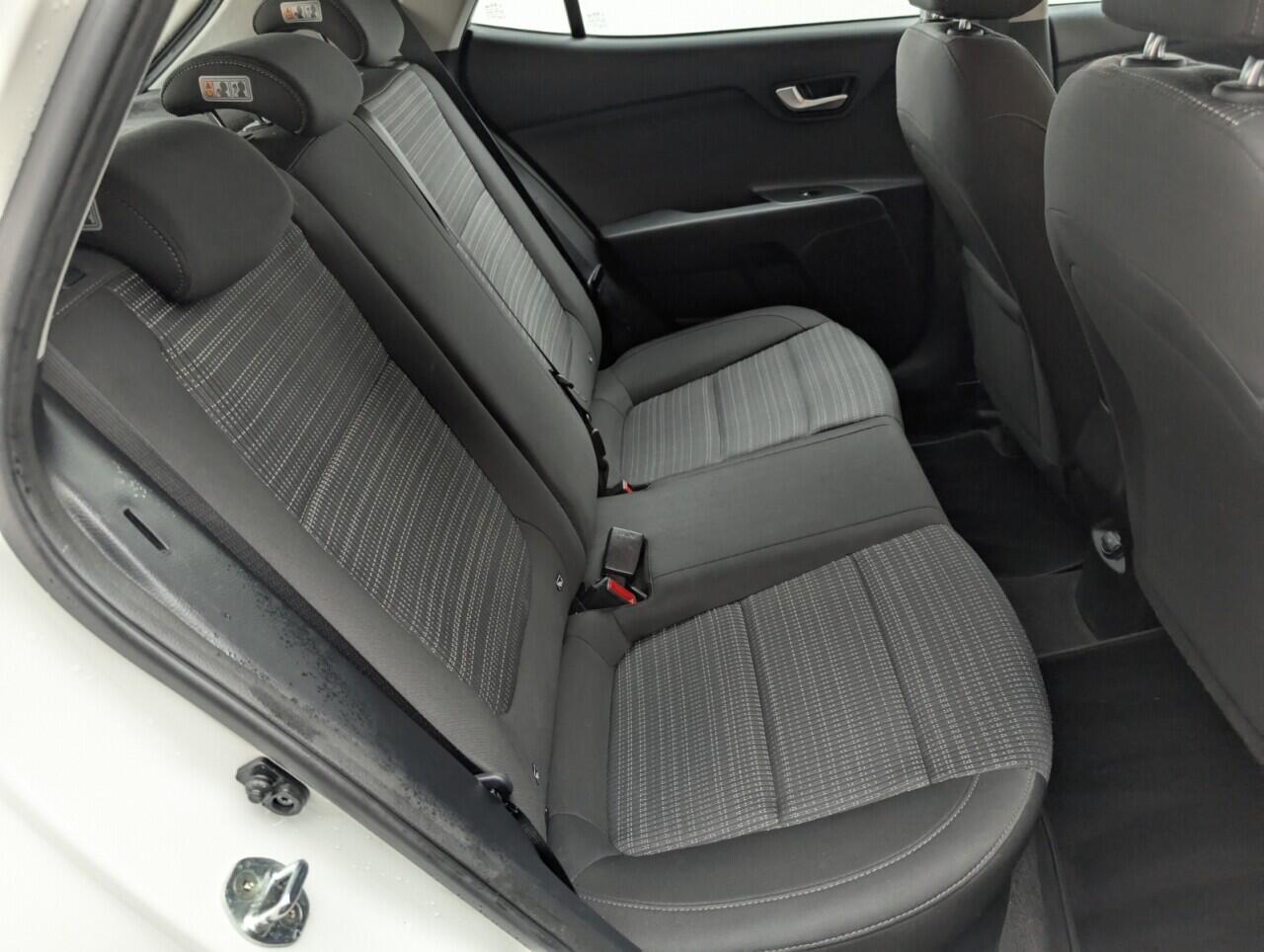 Used Kia Stonic 2019 for sale - 76423528: Photo 24