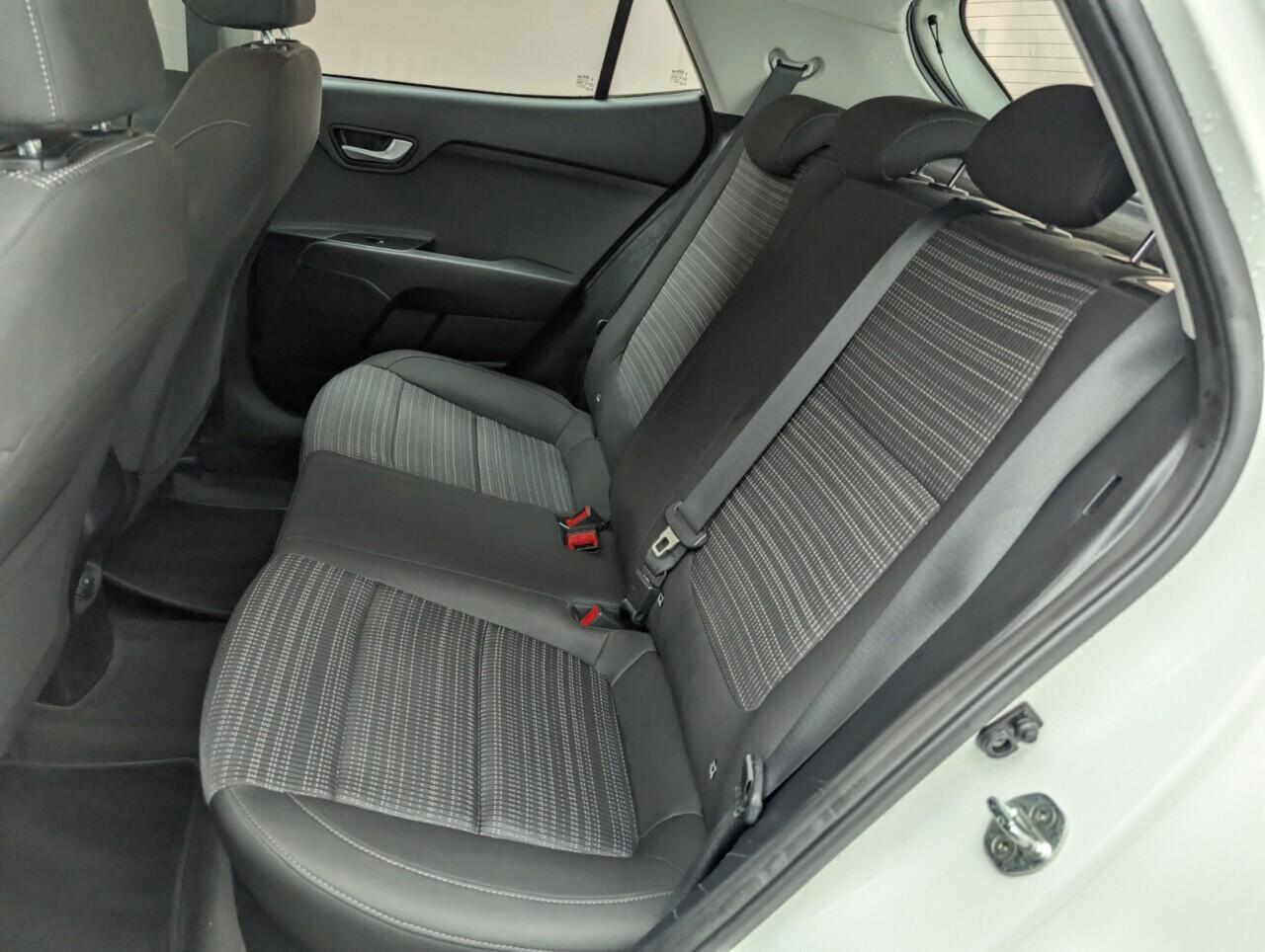 Used Kia Stonic 2019 for sale - 76423528: Photo 26