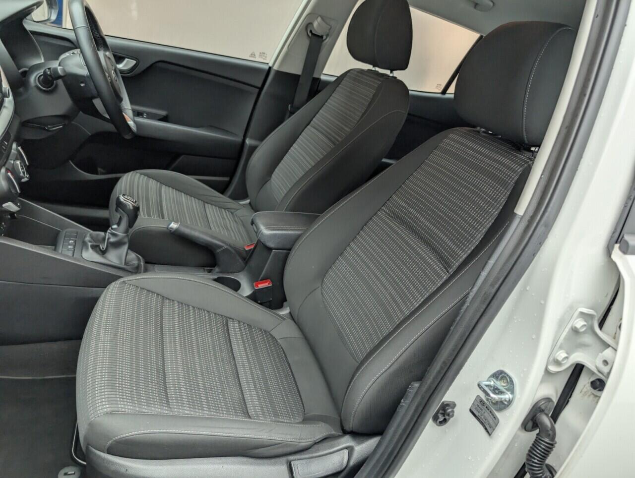 Used Kia Stonic 2019 for sale - 76423528: Photo 27