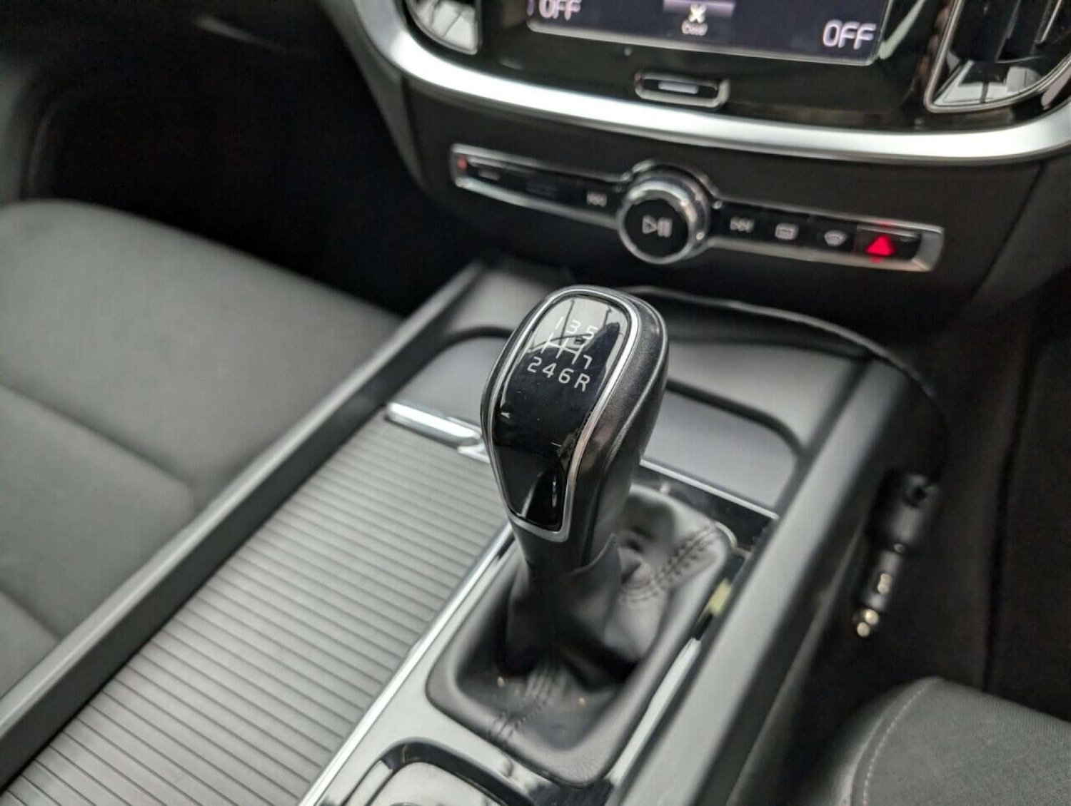 Used Volvo V60 2019 for sale - 77714225: Photo 14