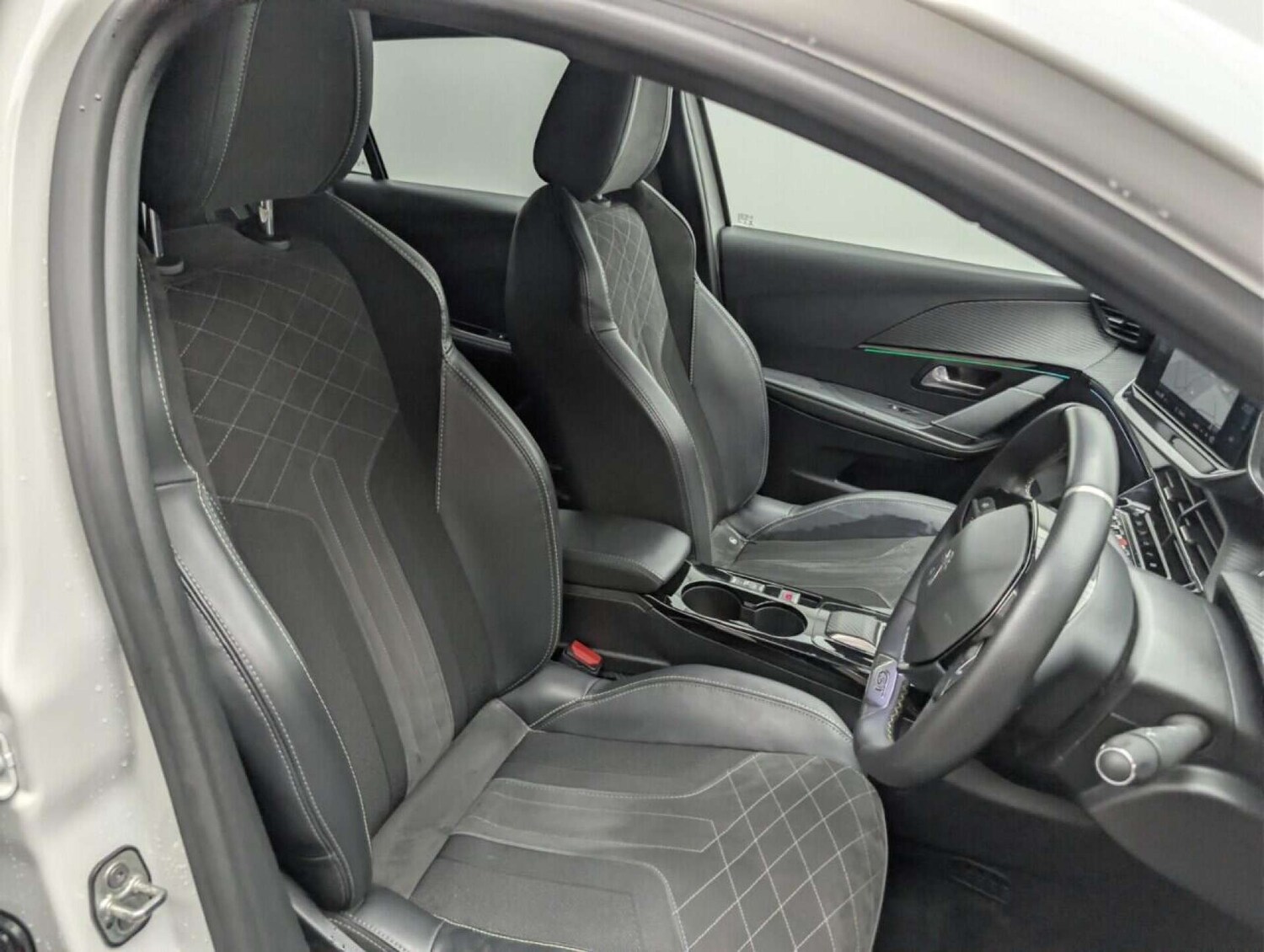 Used Peugeot E-208 2022 for sale - 77714240: Photo 13