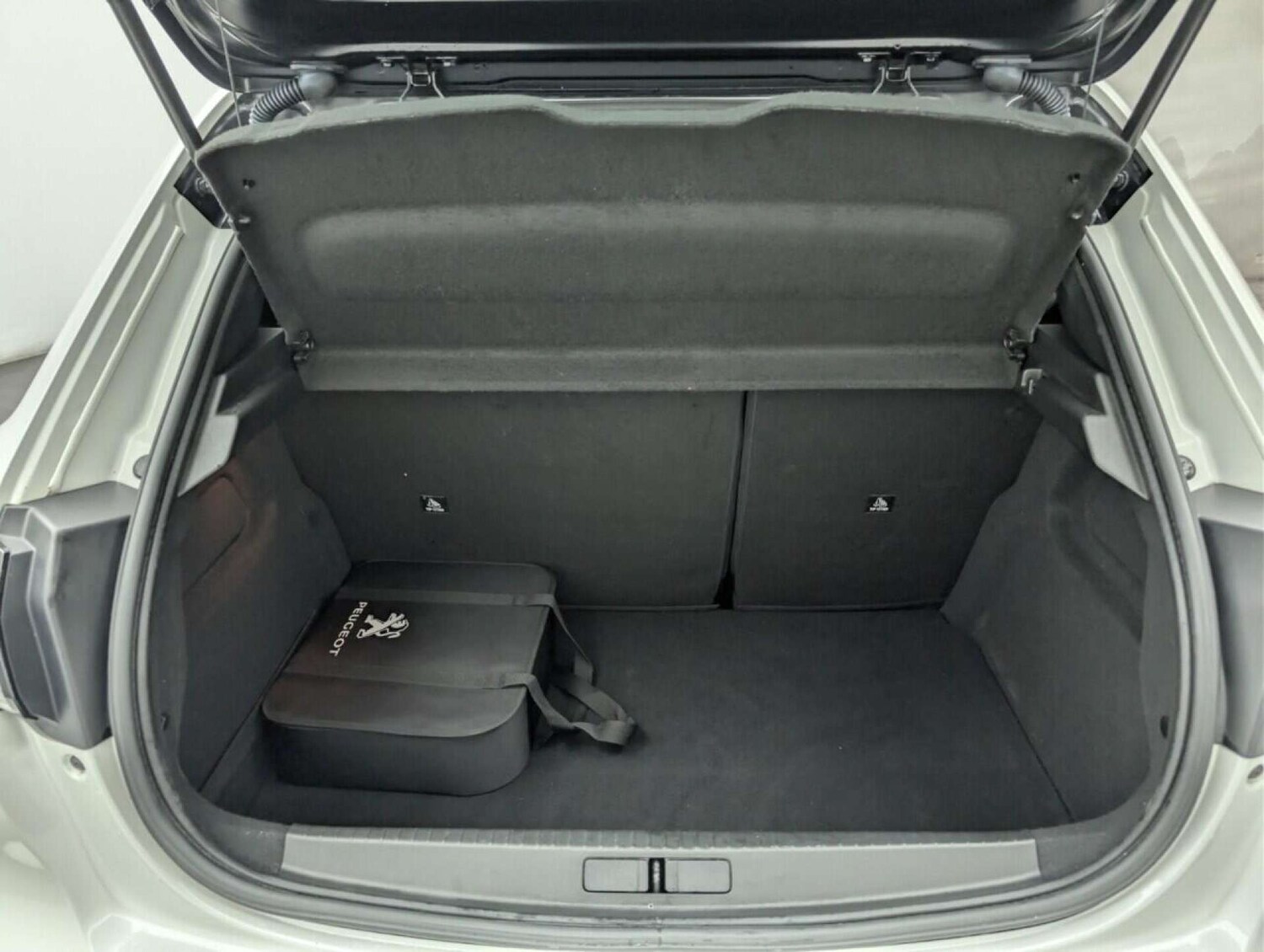 Used Peugeot E-208 2022 for sale - 77714240: Photo 24