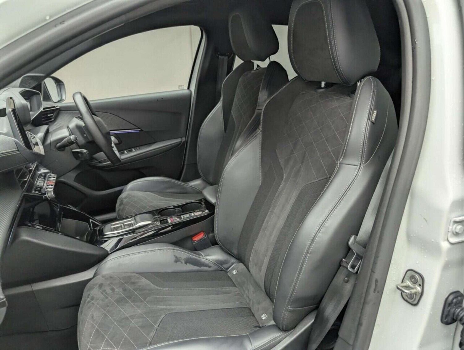 Used Peugeot E-208 2022 for sale - 77714240: Photo 26