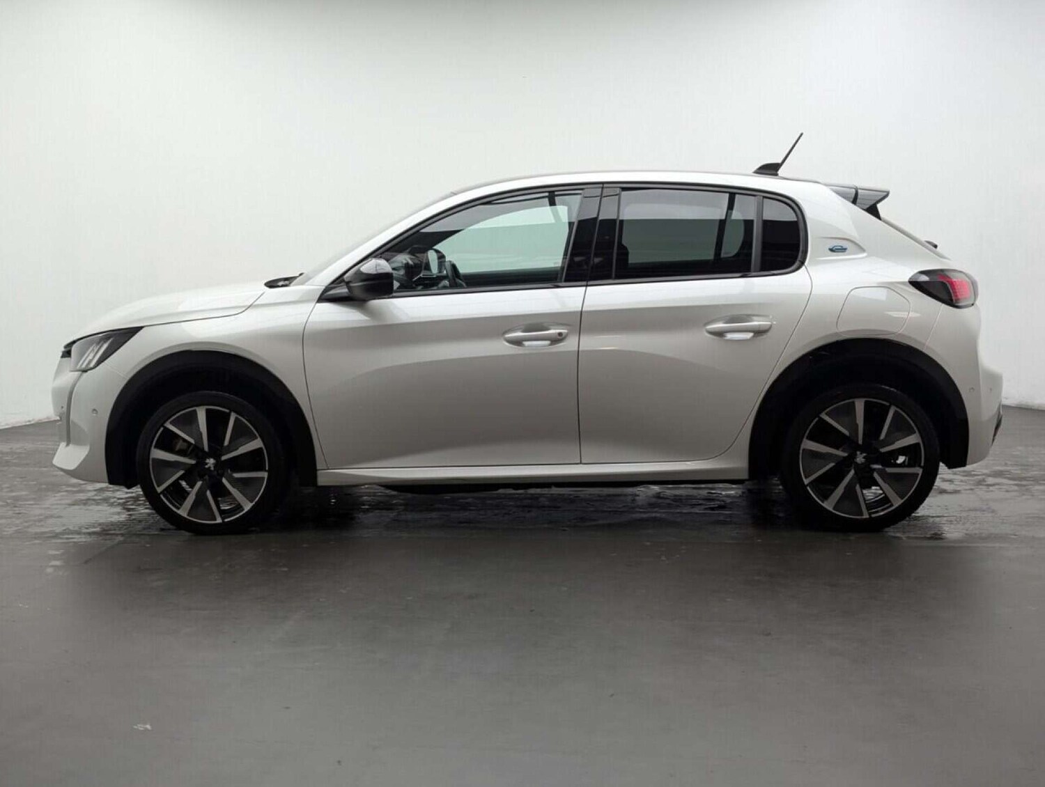 Used Peugeot E-208 2022 for sale - 77714240: Photo 6