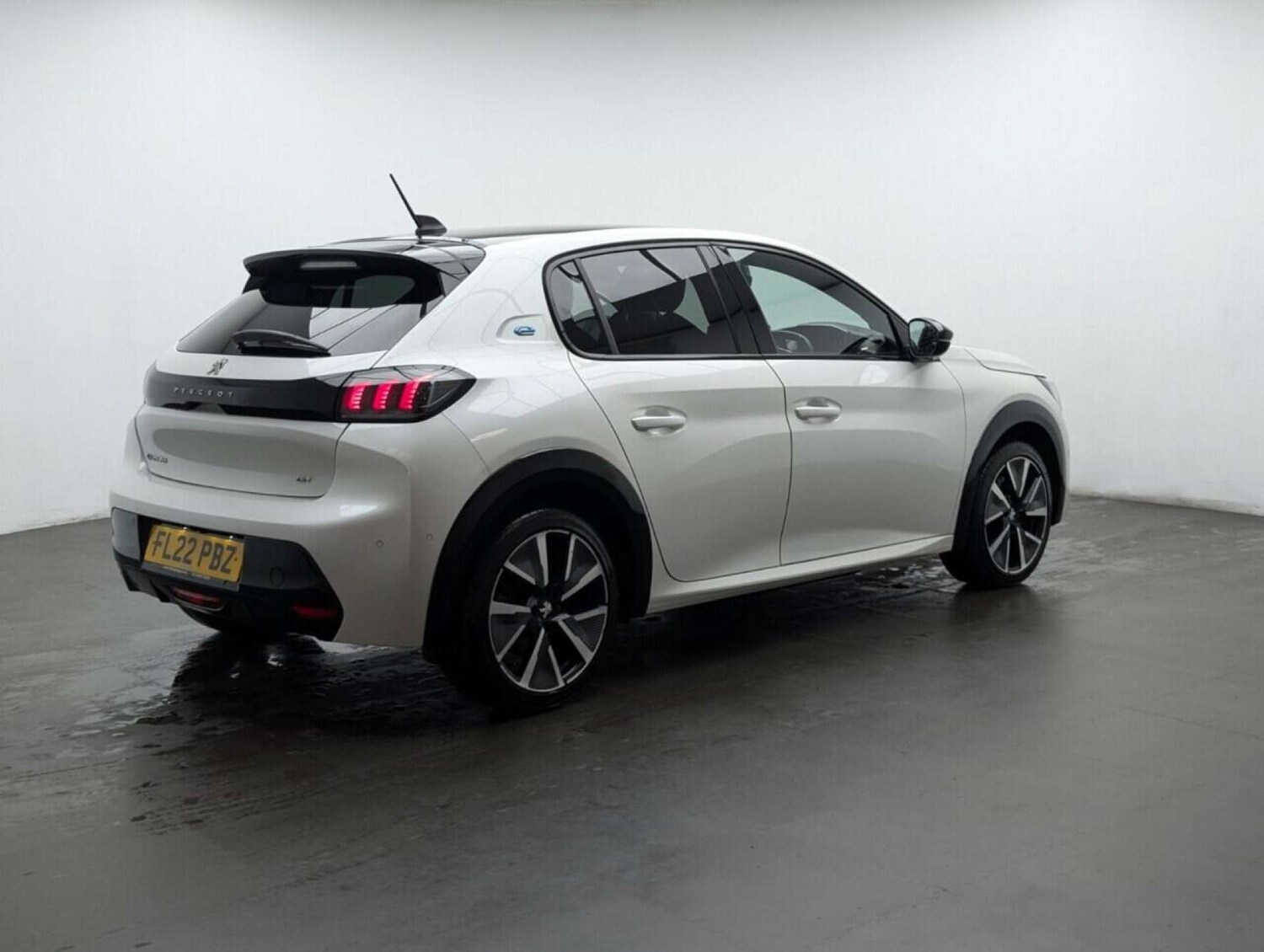 Used Peugeot E-208 2022 for sale - 77714240: Photo 9