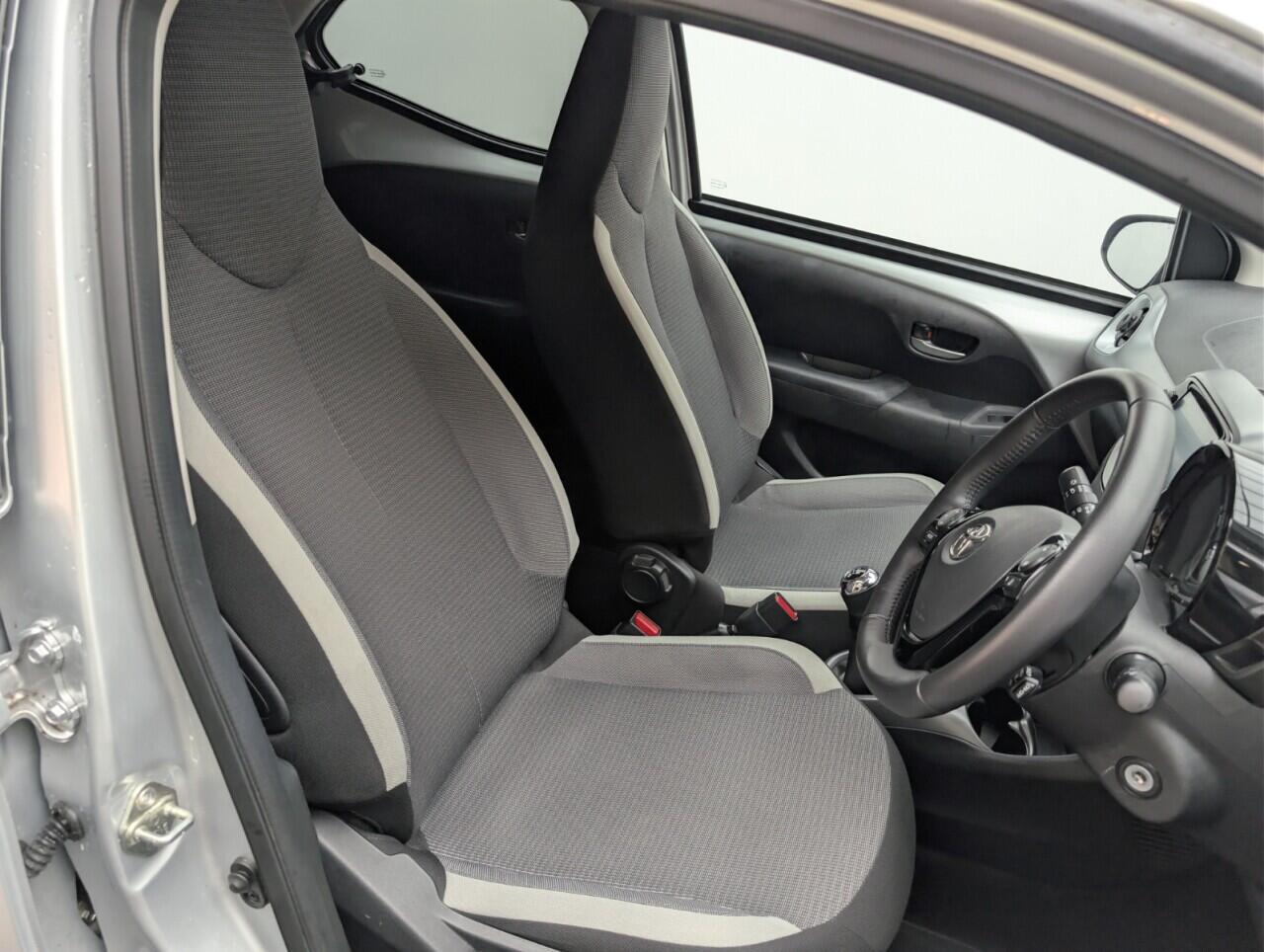 Used Toyota AYGO 2021 for sale - 76953178: Photo 12